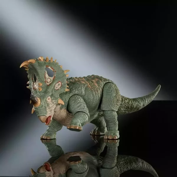 jurassic-world-hammond-collection-action-figure-sinoceratops-1784871558-3 jurassic-world-hammond-collection-action-figure-sinoceratops-1784871558-3