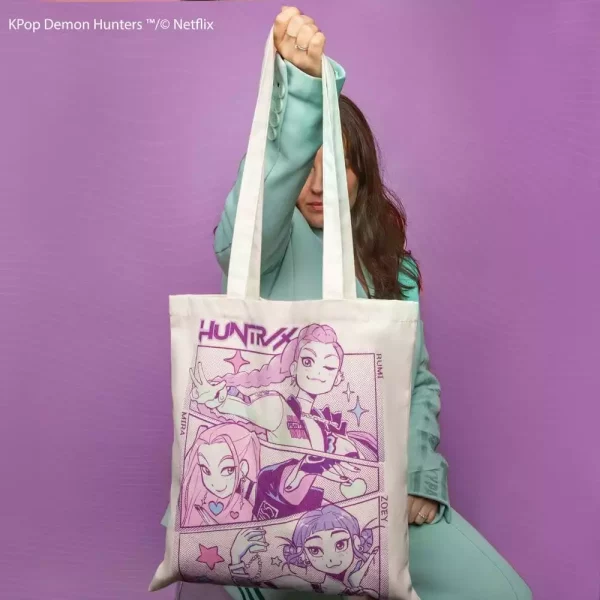 kpop-demon-hunters-tote-bag-a-battle-for-the-fans-1784850031-1