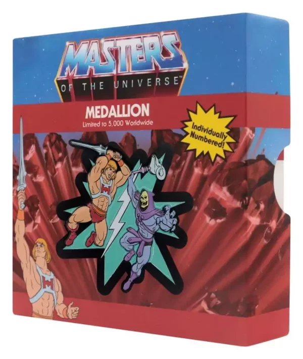 masters-of-the-universe-medallion-he-man-vs-skeletor-limited-edition-1784855197-2