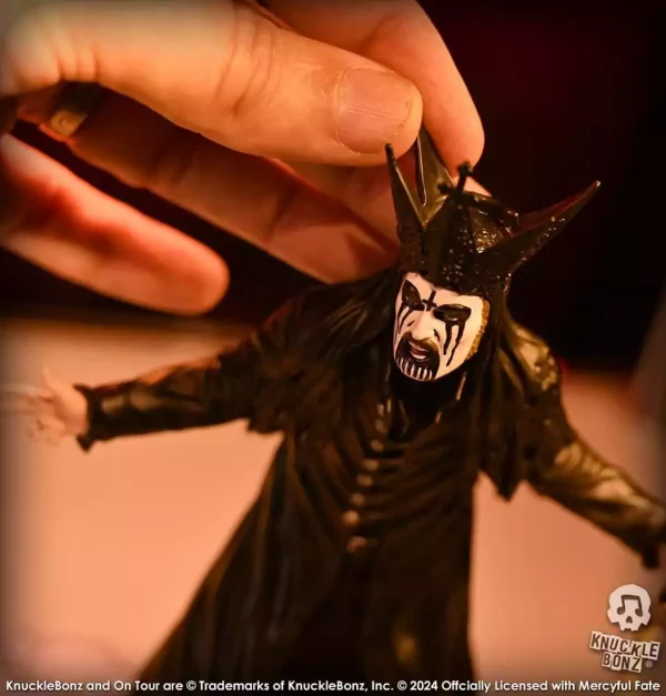mercyful-fate-rock-iconz-statue-king-diamond-iii-black-version-22-cm-1784867918-8