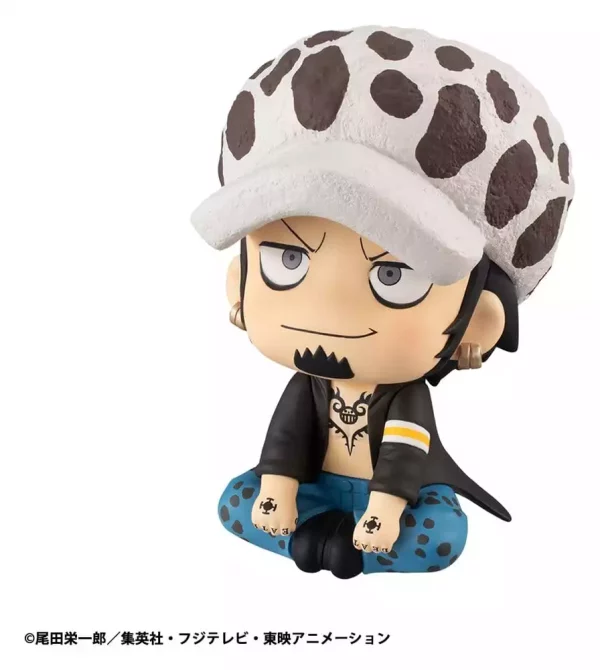 one-piece-look-up-pvc-statue-trafalgar-law-11-cm-1784874081-4