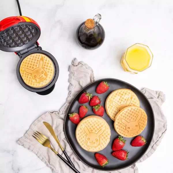 pokemon-mini-waffle-maker-pikachu-1784870853-3