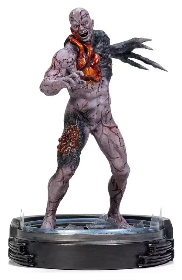 resident-evil-statue-tyrant-1784879133-0