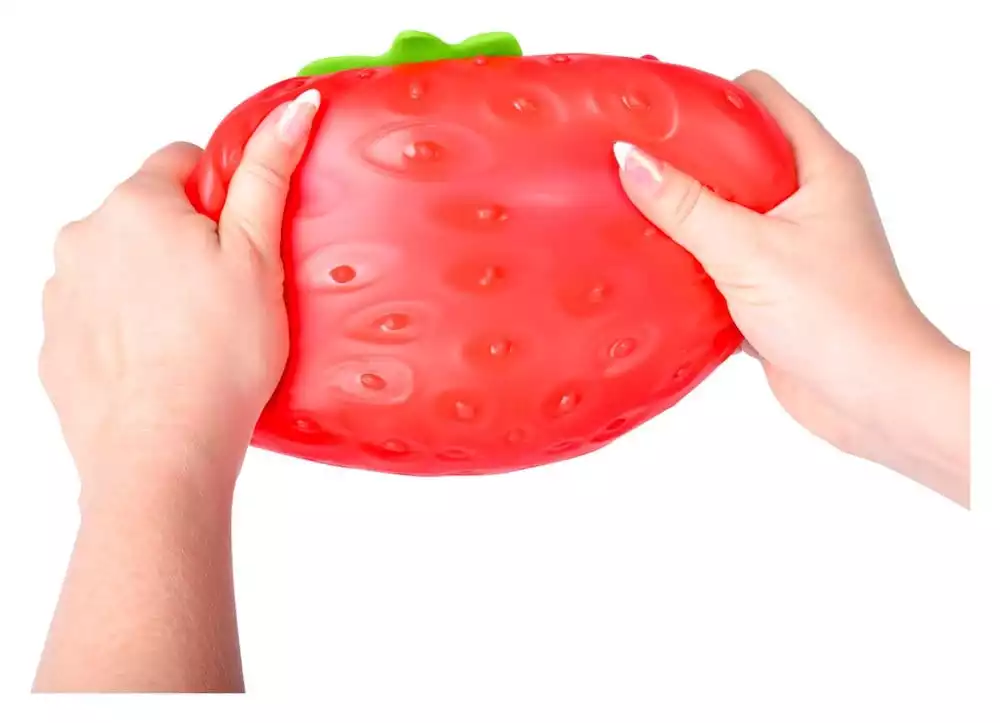 squishy-stretch-figure-strawberry-15-cm-display-4-1784887173-1