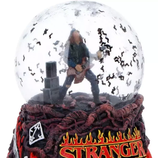 stranger-things-snow-globe-eddies-sacrifice-14-cm-1784879100-5