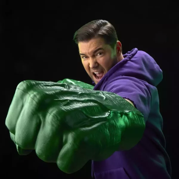 the-incredible-hulk-marvel-legends-premium-roleplay-fists-1784861433-7
