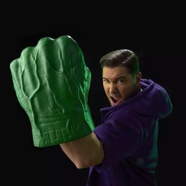 the-incredible-hulk-marvel-legends-premium-roleplay-fists-1784861434-8