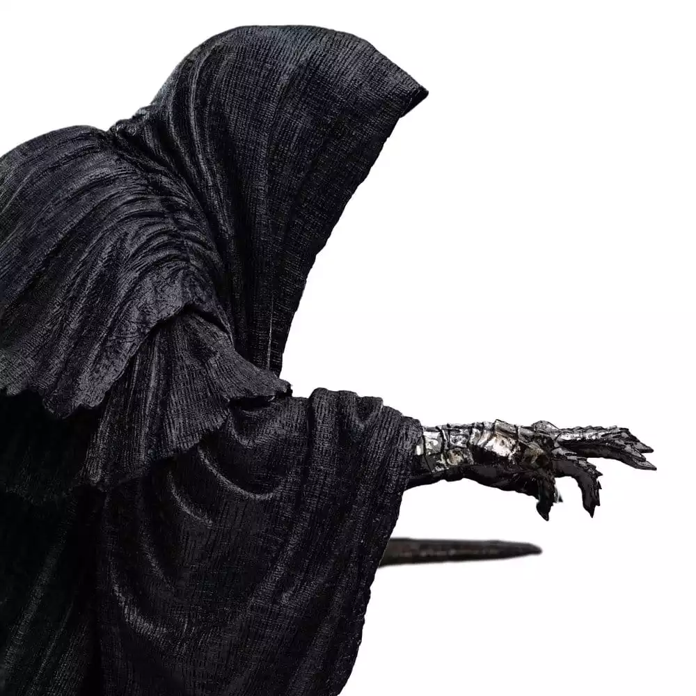 the-lord-of-the-rings-trilogy-mini-statue-ringwraith-at-the-prancing-pony-18-cm-1784893675-5