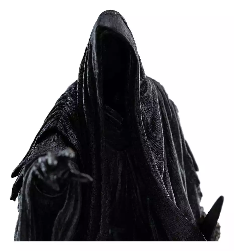 the-lord-of-the-rings-trilogy-mini-statue-ringwraith-at-the-prancing-pony-18-cm-1784893678-7