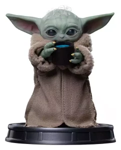 Statua Collezionabile The Mandalorian & Grogu: Grogu Sempre Affamato