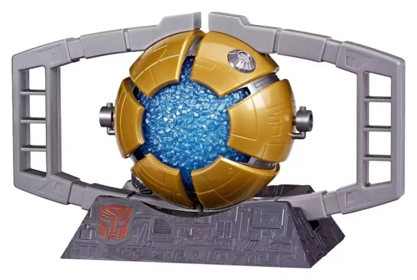 the-transformers-the-movie-studio-series-roleplay-replica-the-matrix-of-leadership-1784861172-4 the-transformers-the-movie-studio-series-roleplay-replica-the-matrix-of-leadership-1784861172-4