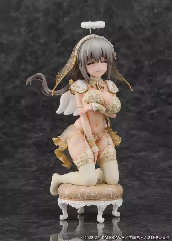 uzaki-chan-wants-to-hang-out-pvc-statue-1-7-tsuki-uzaki-angel-ver-19-cm-1784883739-1