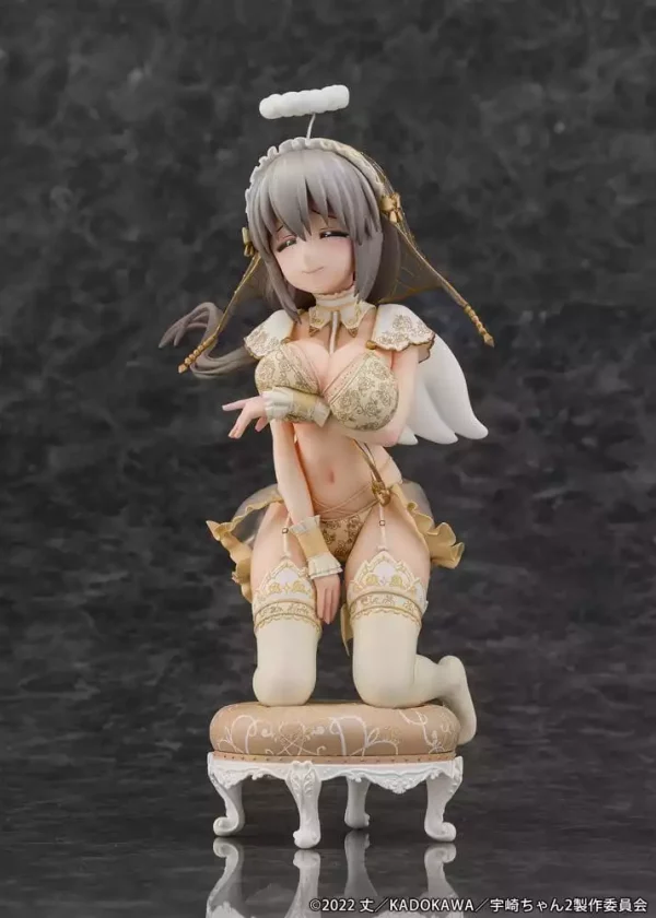 uzaki-chan-wants-to-hang-out-pvc-statue-1-7-tsuki-uzaki-angel-ver-19-cm-1784883740-2
