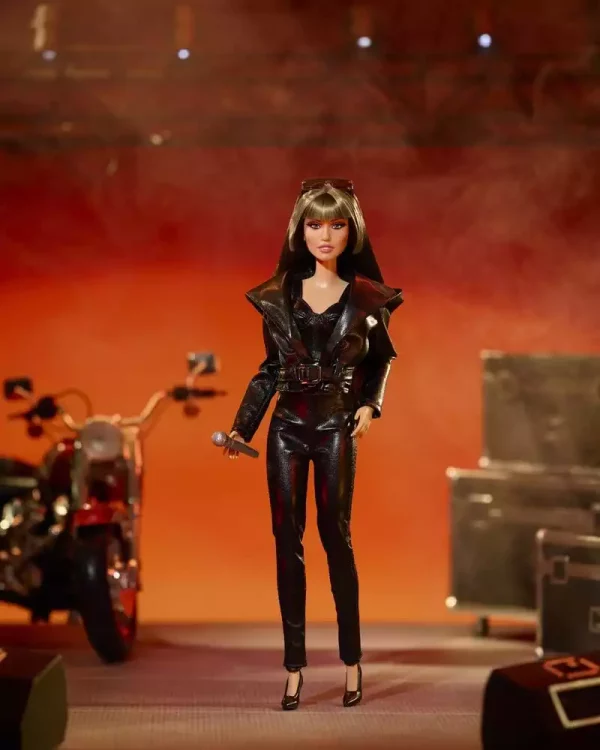 barbie-signature-doll-miley-cyrus-1786433873-6 barbie-signature-doll-miley-cyrus-1786433873-6