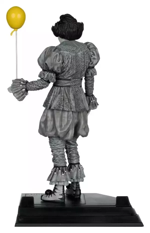 it-welcome-to-derry-movie-maniacs-figure-pennywise-black-white-16-cm-1786726437-4