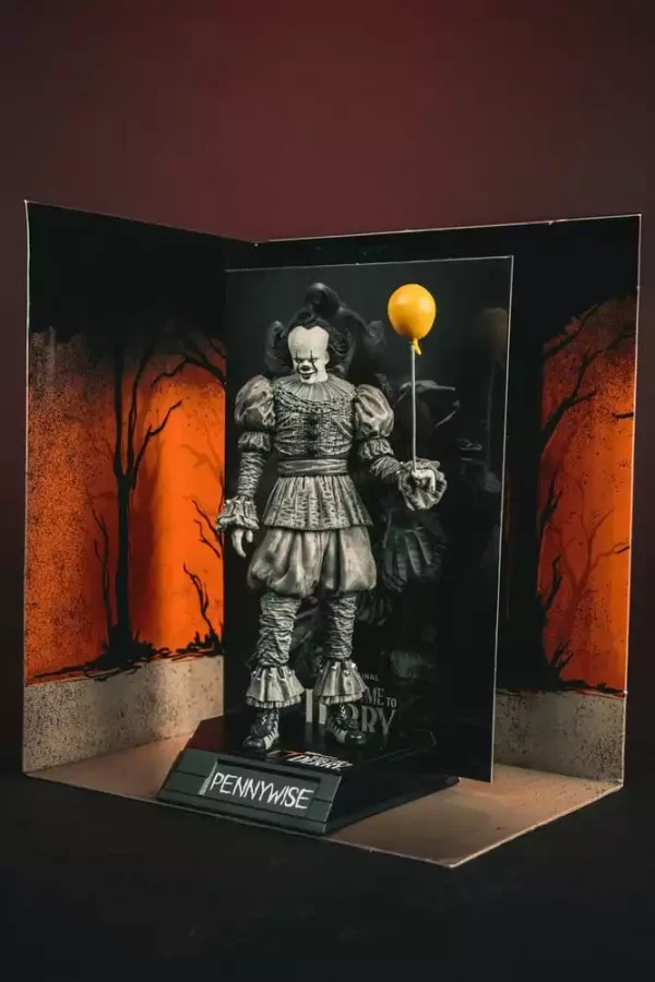it-welcome-to-derry-movie-maniacs-figure-pennywise-black-white-16-cm-1786726442-9