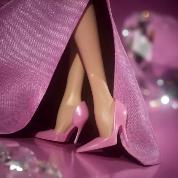 barbie-signature-doll-marilyn-monroe-1788884827-11