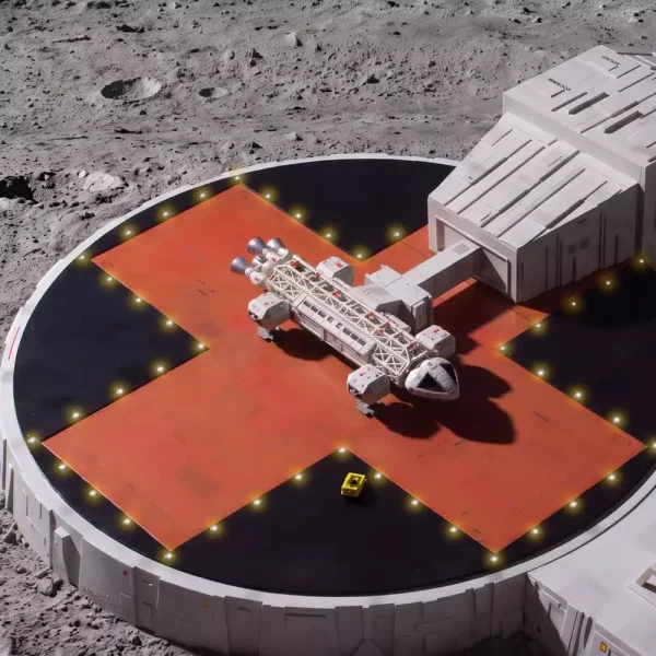 space-1999-playset-landing-pad-with-eagle-transporter-46-cm-1788454045-4