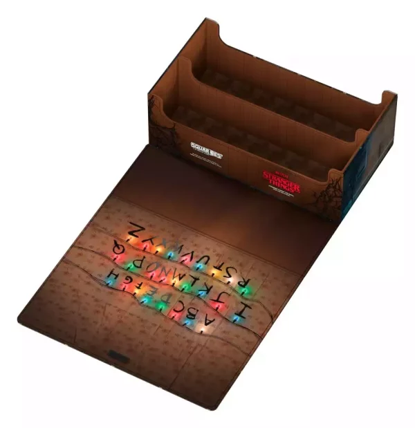 squaroes-collectors-800-case-stranger-things-the-byers-house-1789473379-9