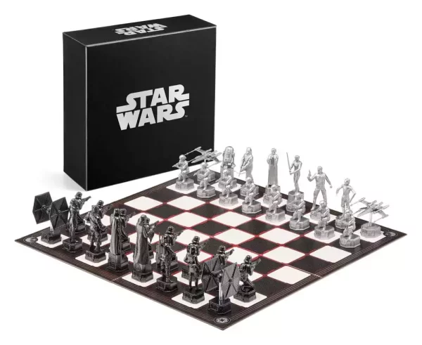 star-wars-original-trilogy-chess-set-47-cm-1788980908-0