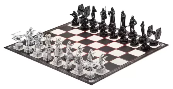 star-wars-original-trilogy-chess-set-47-cm-1788980909-1