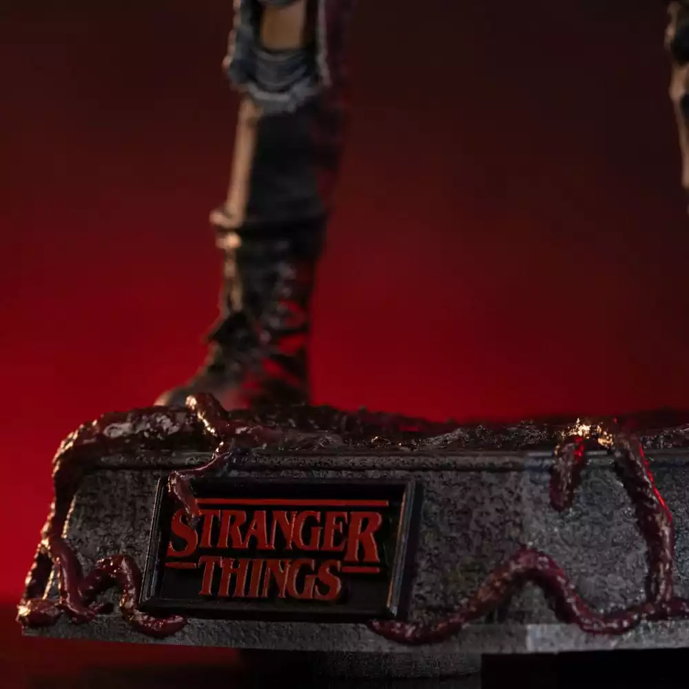 stranger-things-deluxe-art-scale-statue-1-10-eddie-munson-20-cm-1789989462-10