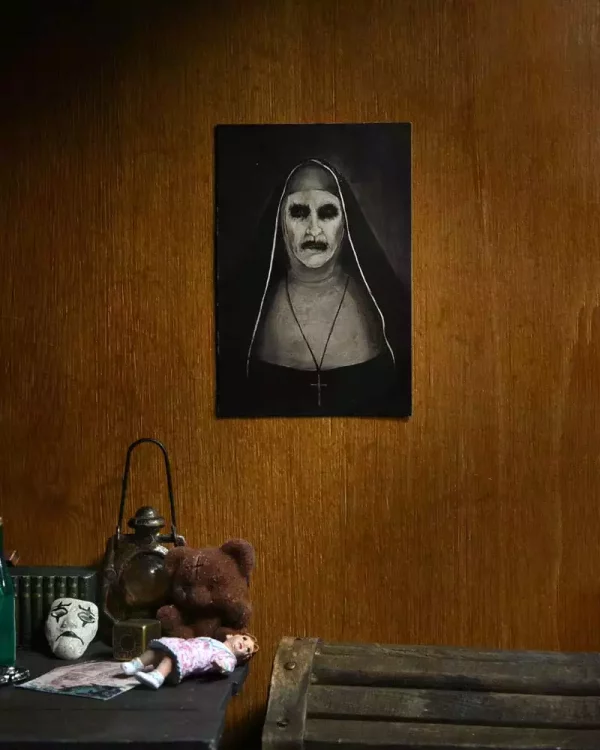 the-conjuring-universe-ultimate-action-figure-the-nun-valak-18-cm-1788768527-10